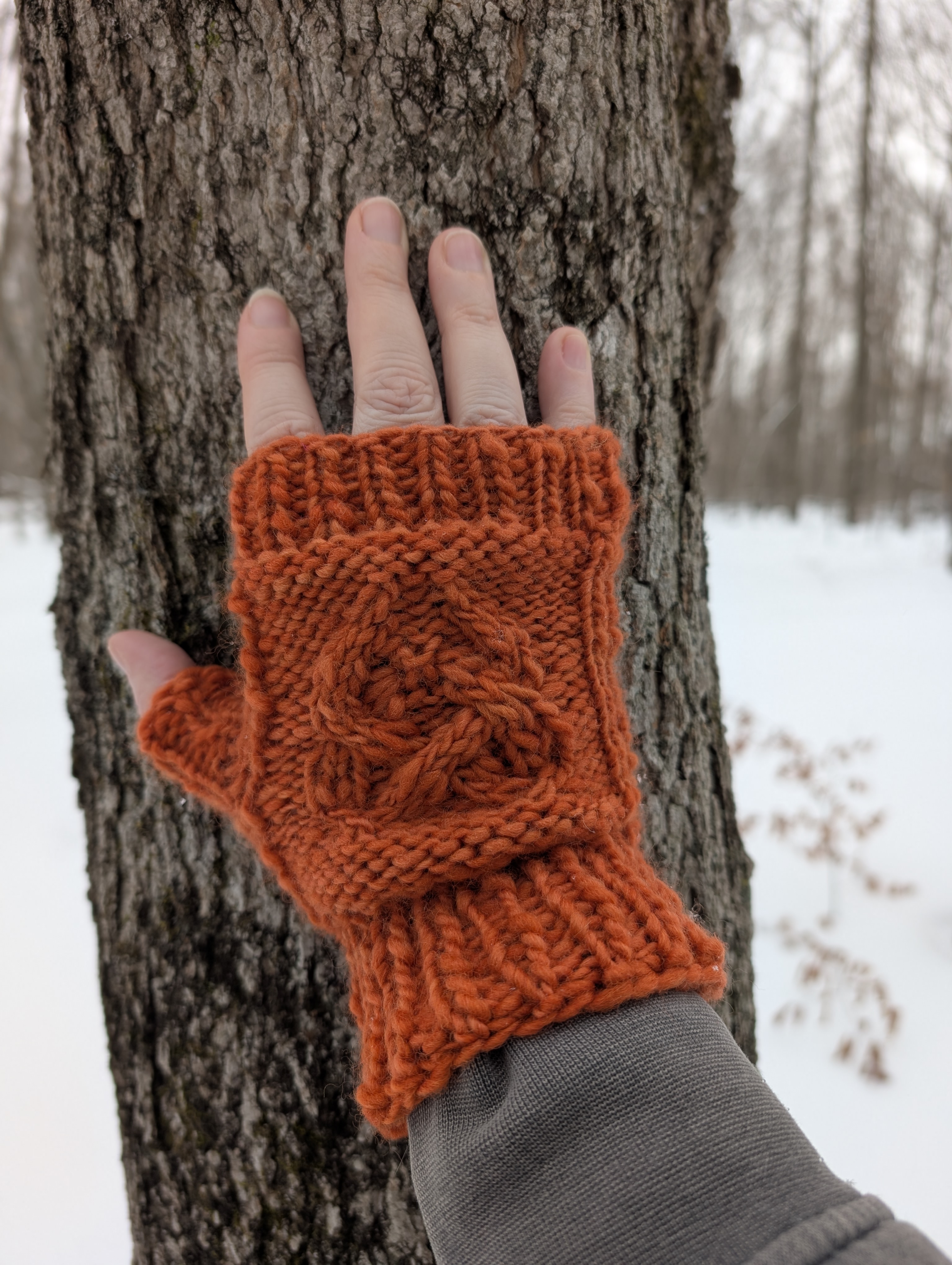 Elwood fingerless mitts, medium